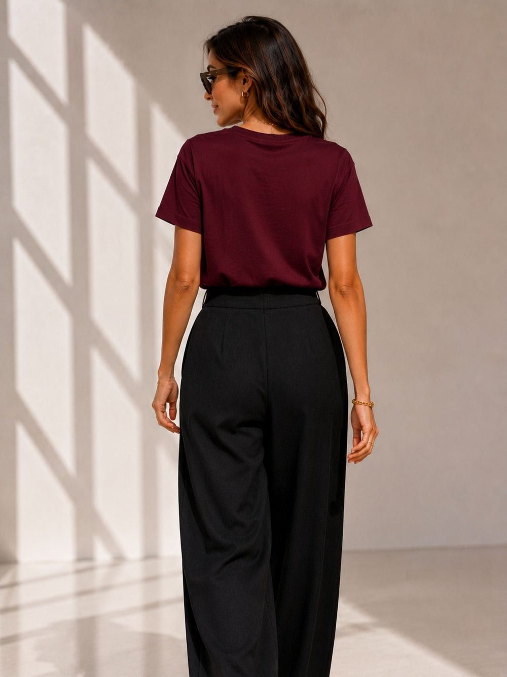 Women's maroon oversized boxy t-shirt with London print, view 2 | FLCN